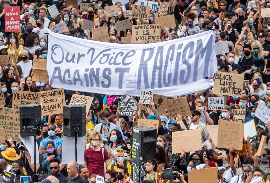 BLACKLIVESMATTER Demonstration in Amsterdam gegen die tödliche Gewaltanwendung der amerikanischen Polizei gegen George Floyd