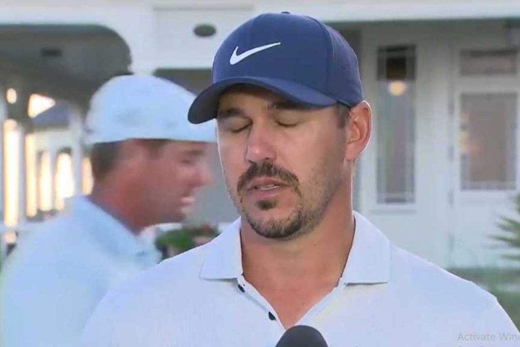 Sichtlich genervt: Brooks Koepka beim Interview (Bild: Golf Channel)