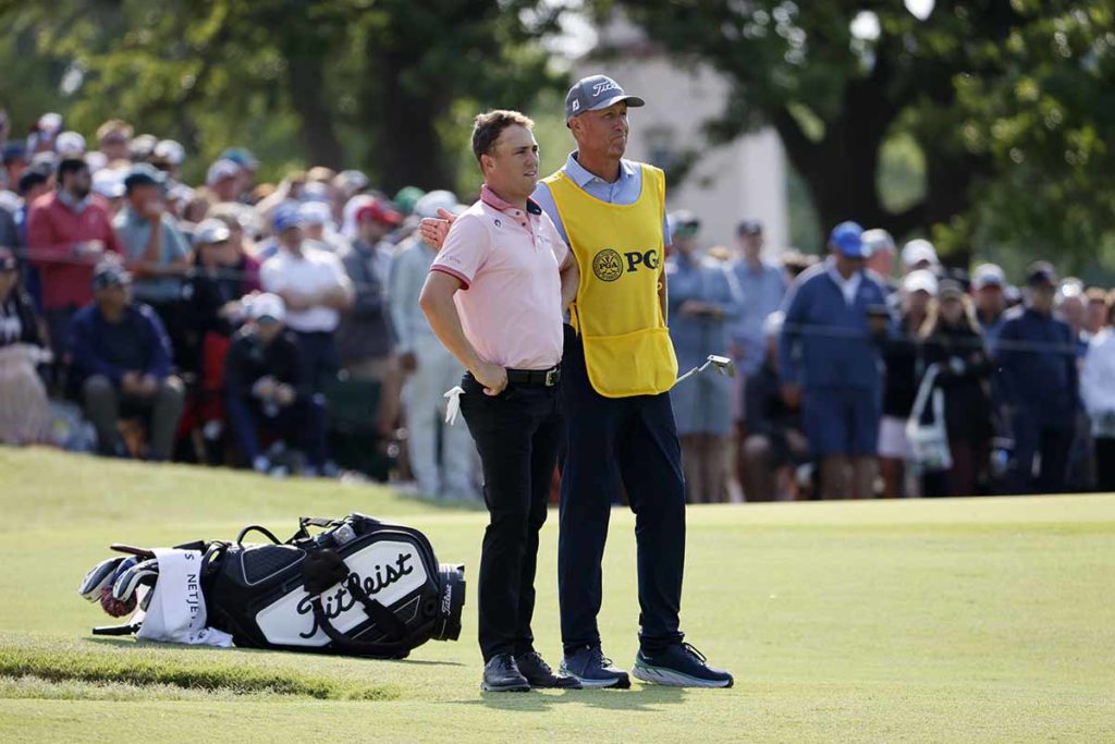 Justin Thomas und Caddie Jim 