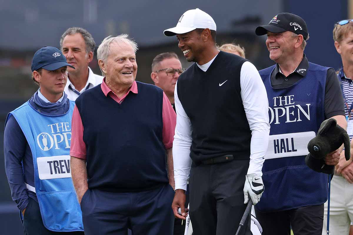 Tiger Woods und Jack Nicklaus bei der Celebration of Championship am Montag vor der 150. Open Championship in St. Andrews (Foto: picture-alliance)
