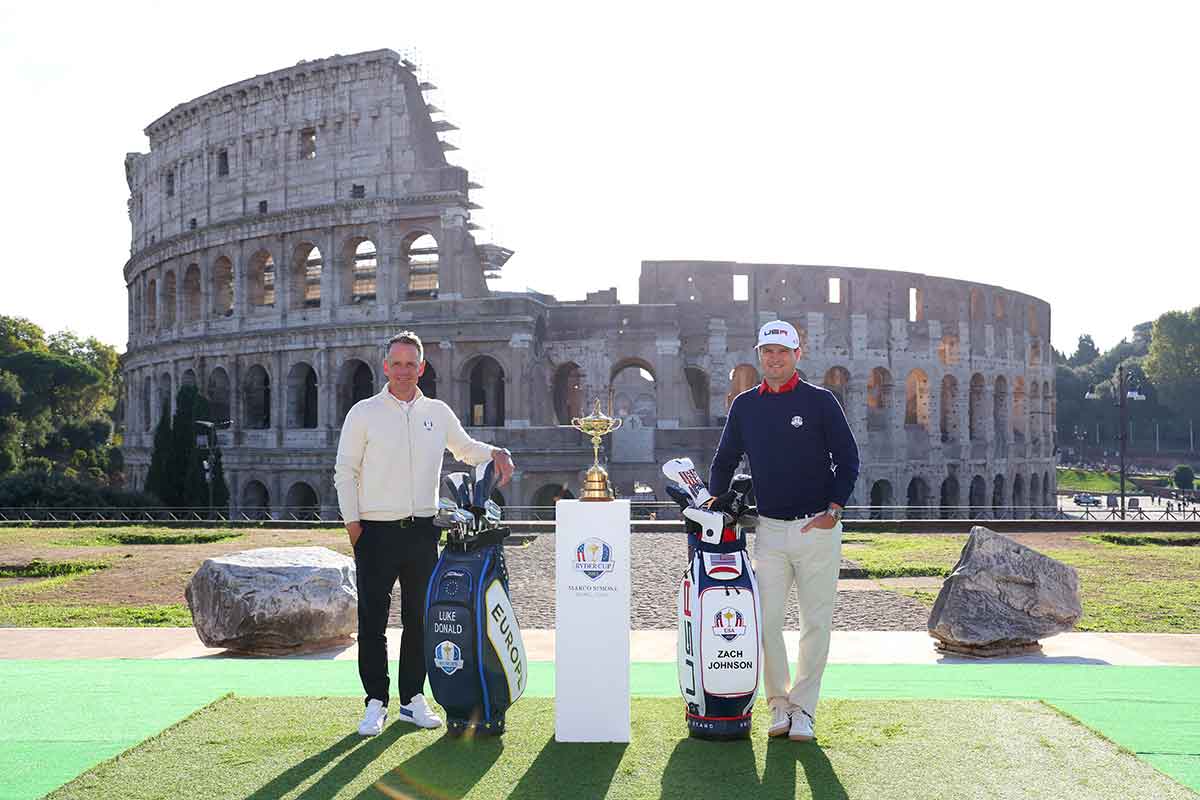 Ryder Cup 2023: Team-Kapitäne Luke Donald (l.) und Zach Johnson vor dem Colosseum in Rom (Foto: Getty Images)