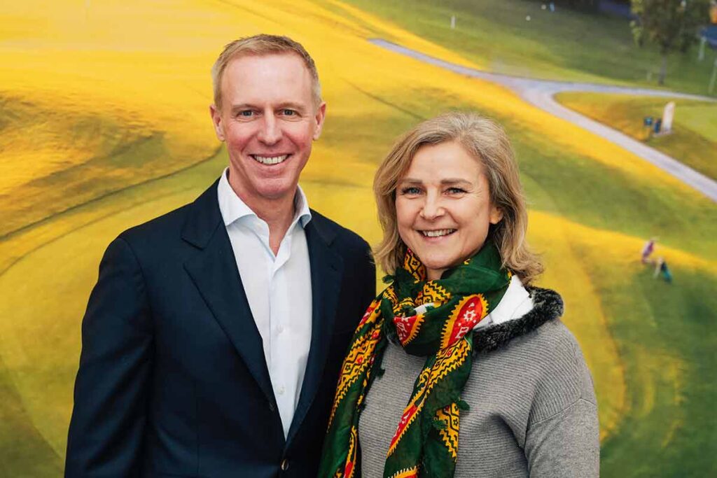 Ab Saisonstart 2024 neu als Clubmanagerin der GC Würzburg verpflichtet: Sanja Bradley mit Präsident Bernhard May (Foto: Michael Pogoda)