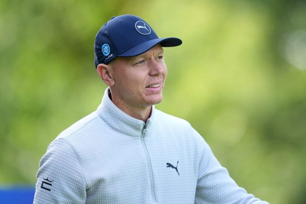 Matti Schmid sichert sich die Führung bei der WWT Championship 2025 (Foto: Picture Alliance)