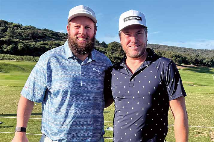 Bestens gelaunt: Andrew „Beef“ Johnston (l.) und Markus Scheck (GOLF TIME) in Sotogrande