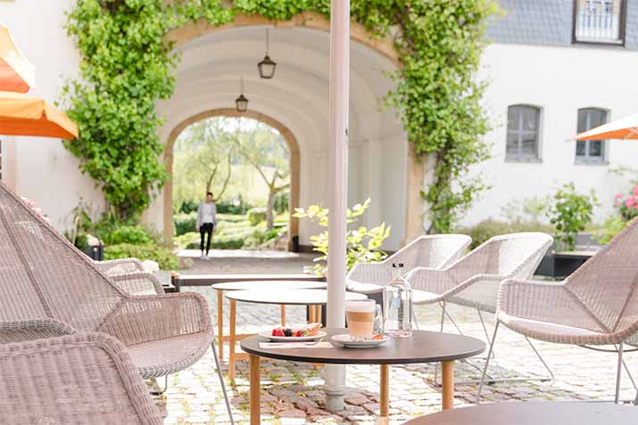 Zentrale Anlaufstelle: Der historische Innenhof (Foto Sandra Seibt Fotografie)