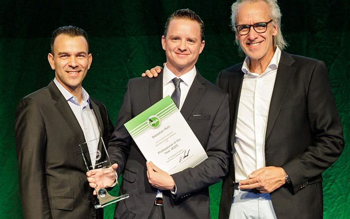 Sebastian Rühl mit PGA Präsident Kariem Barakan und Laudator Christoph Herrm