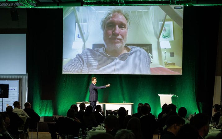Live aus Südafrika schaltete sich Dawie Stander in den Festsaal des Kongress Palais in Kassel