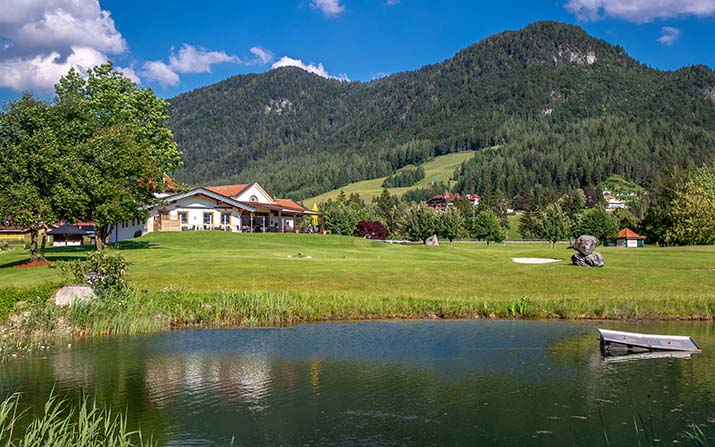 9-Loch-Anlage direkt am Hotel: Der Golf & Countryclub Lärchenhof
