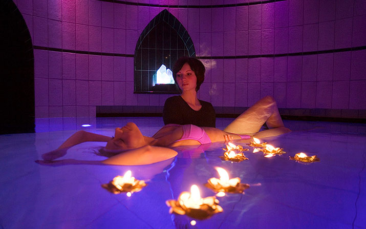 Floating-Becken: Der Sole Dome