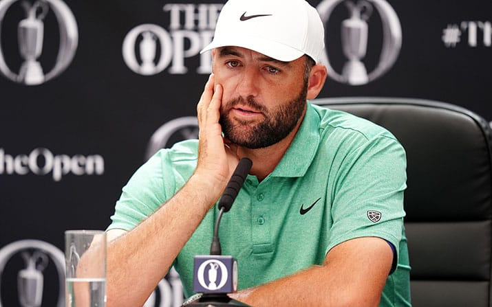 Scottie Scheffler bei seiner Pressekonferenz im Vorfeld der 154. Open Championship (Foto: picture-alliance)