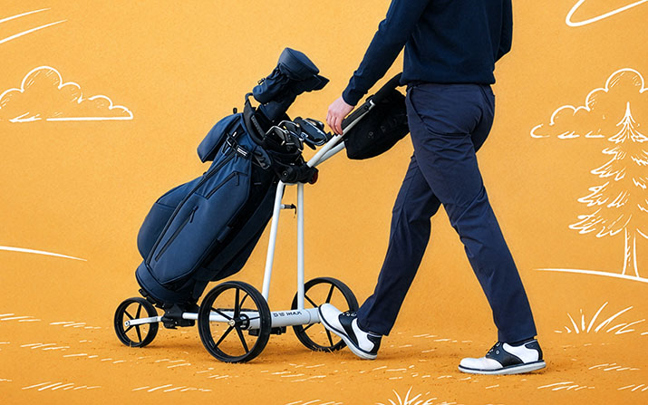 Echte Hingucker: Der BIG MAX e-Ti und das BIG MAX Dri Lite Prime Golfbag