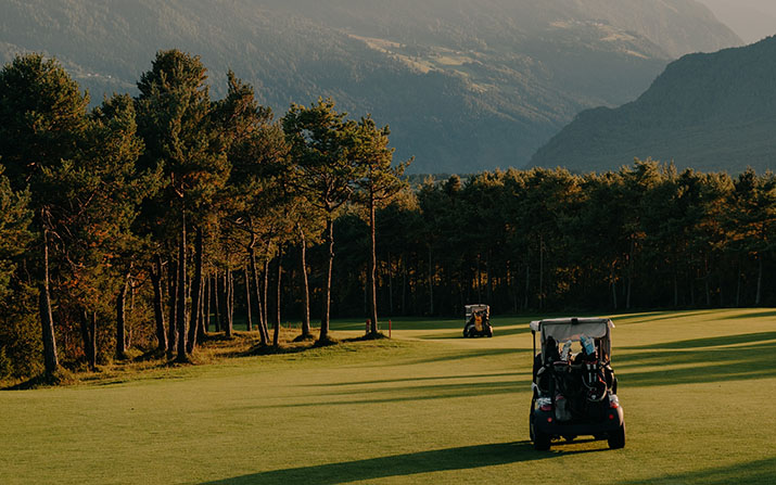 17 Partneranlagen und 43 Golfhotels beinhaltet die Golf Tirol Card