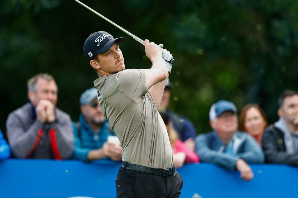 Daniel Hillier aus Neuseeland schlägt bei den Amgen Irish Open 2025 ab